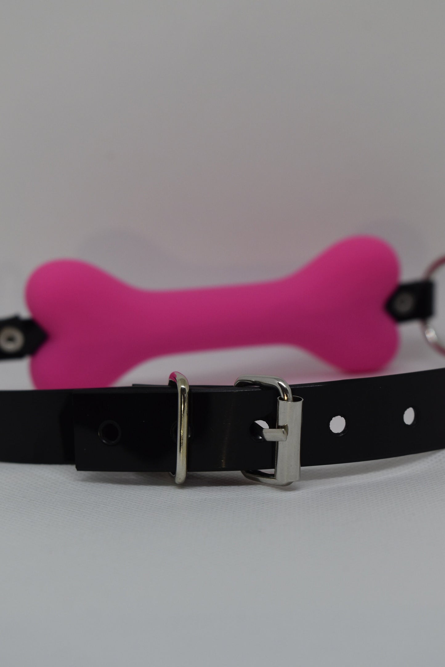 Pink bone gag with PVC strap -Lockable -Vegan
