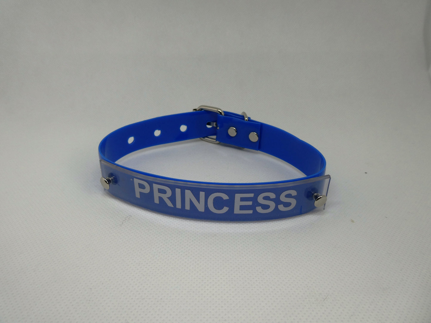 Blue thin neck collar