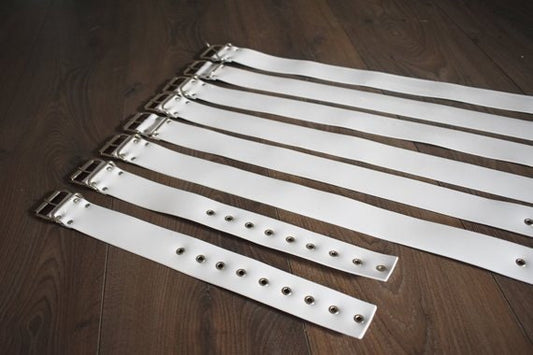 Set of 8 bondage belt in white PVC