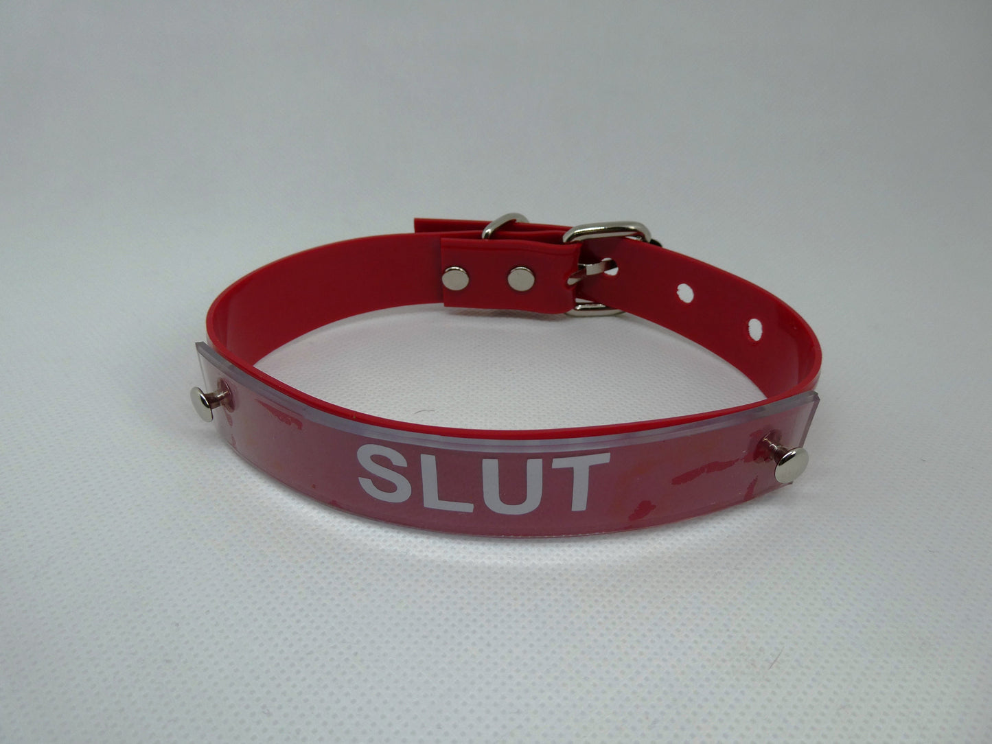 Red thin neck collar