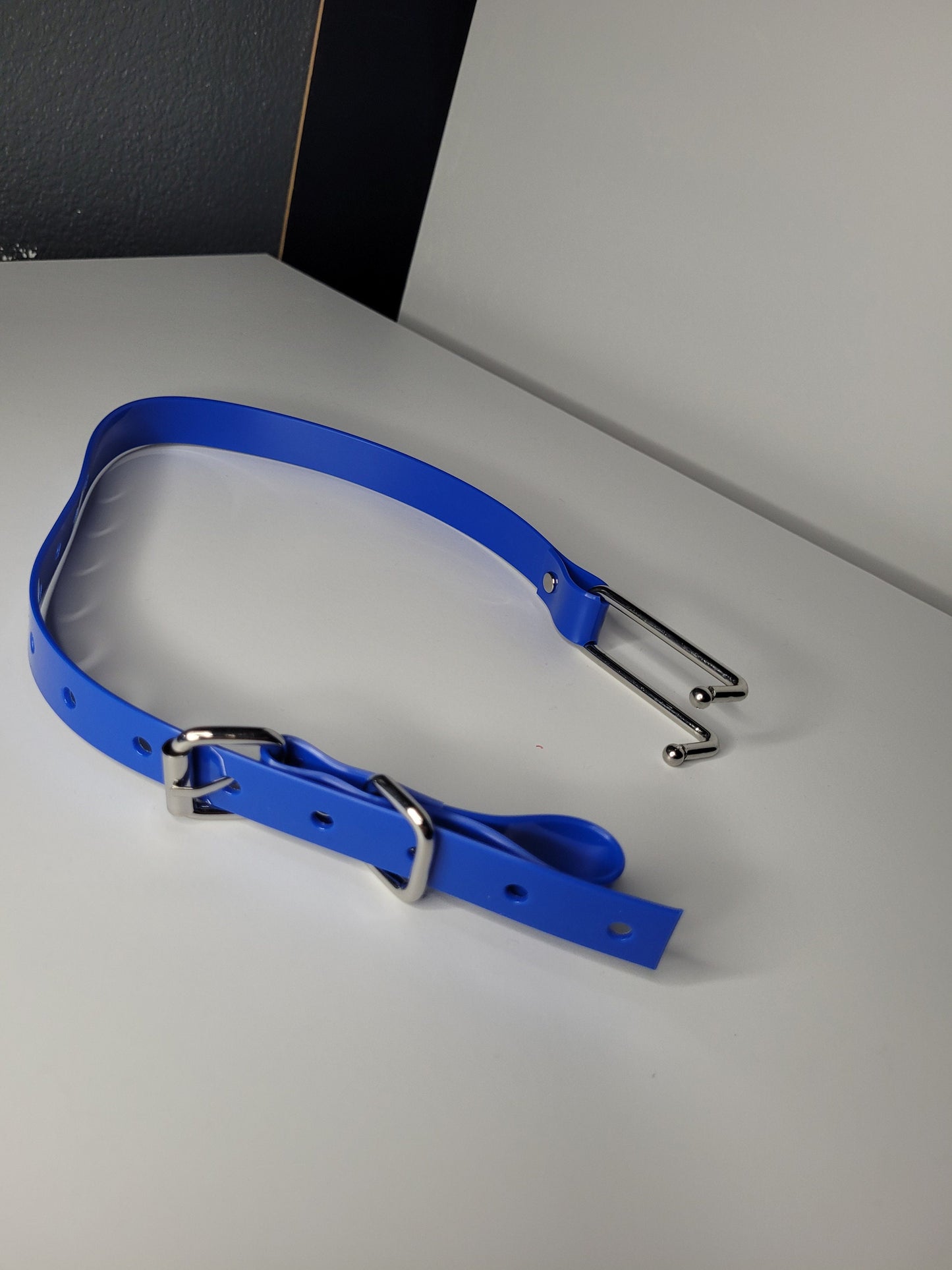 Nose hook in Blue PVC type 1
