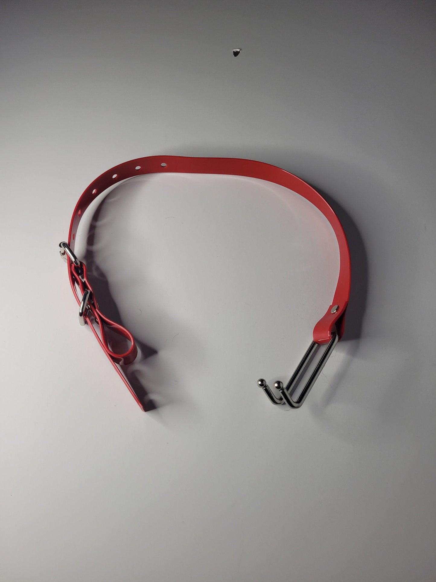 Nose hook in Red PVC type 1