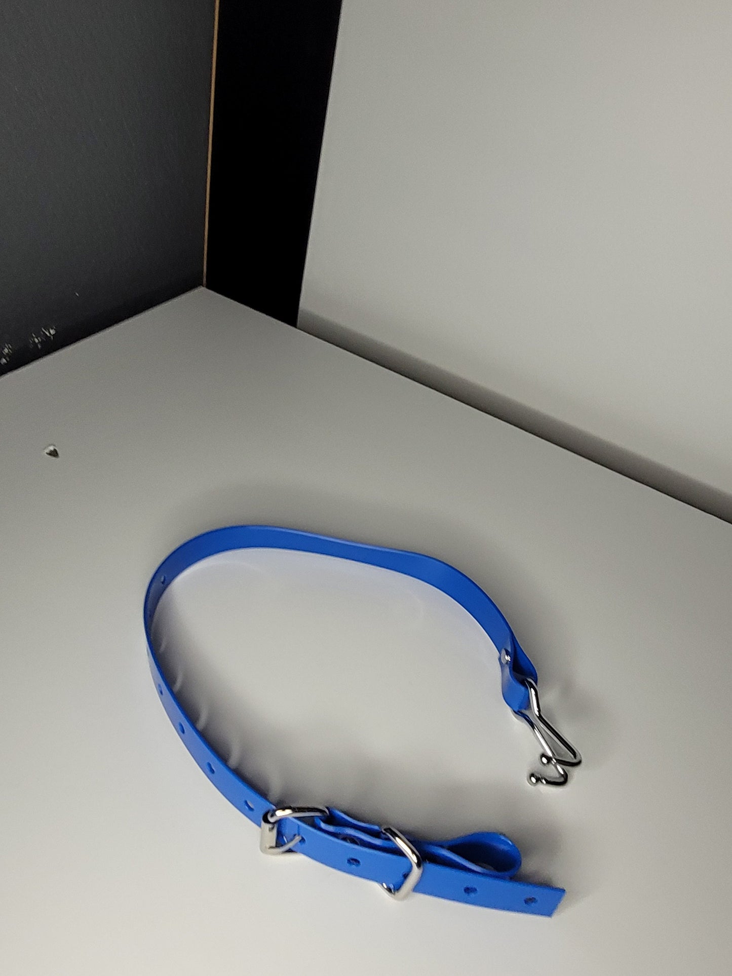 Nose hook in Blue PVC type 2