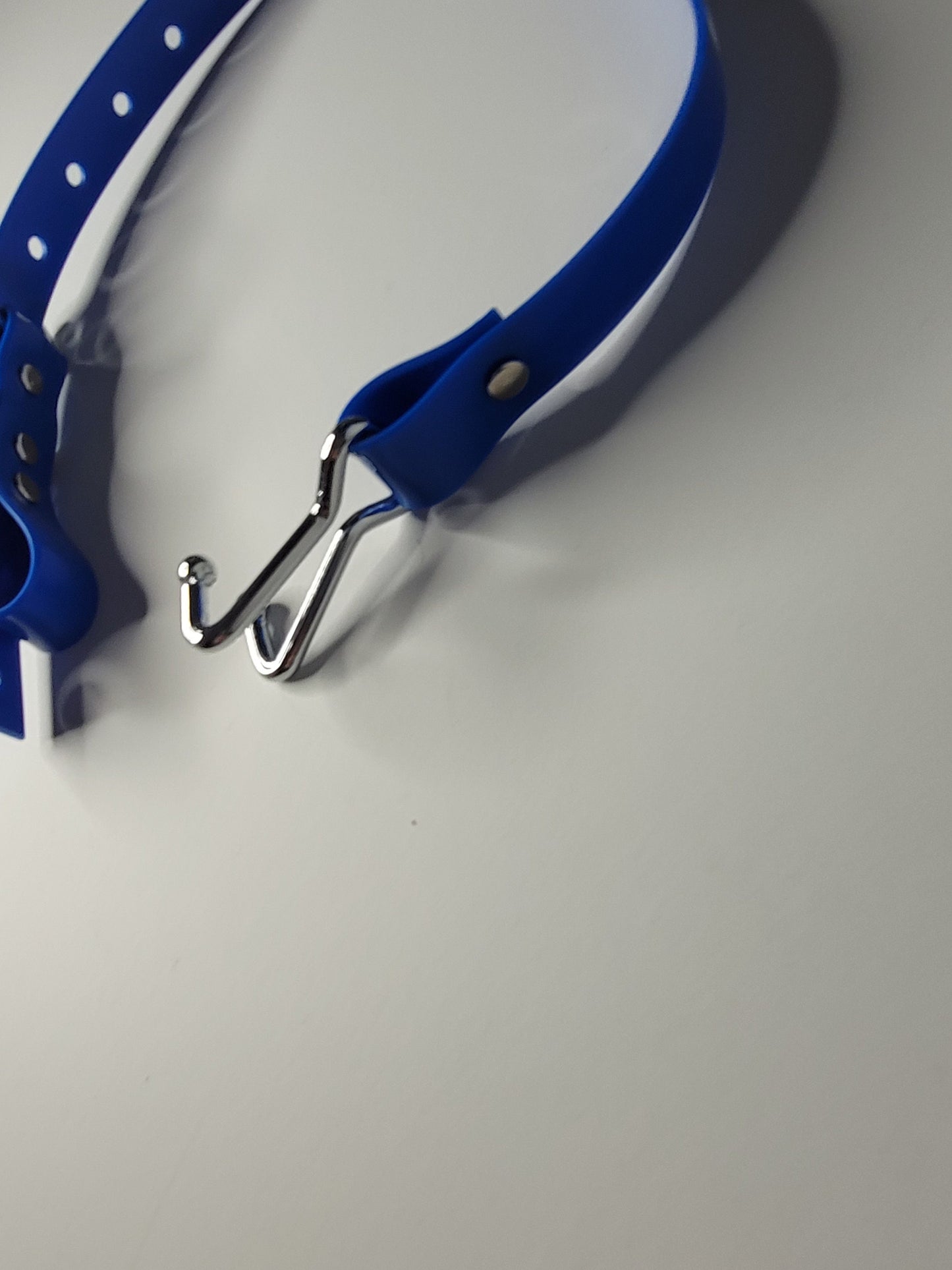 Nose hook in Blue PVC type 2