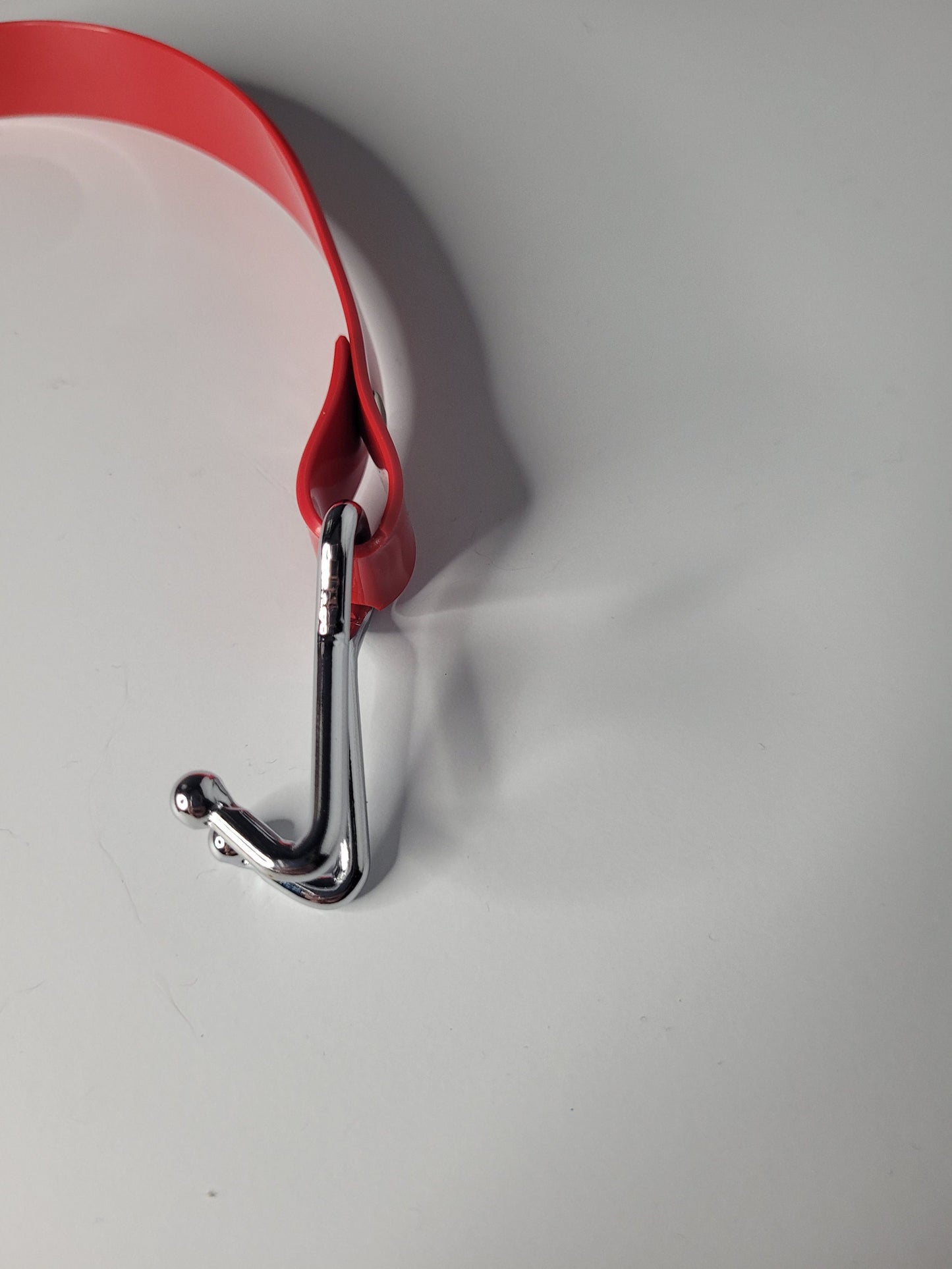 Nose hook in Red PVC type 2
