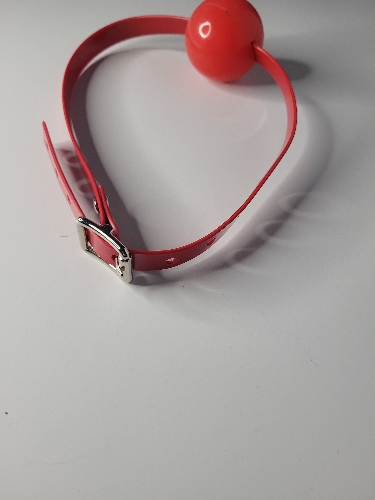 Simple Strap ballgag red PVC - Vegan