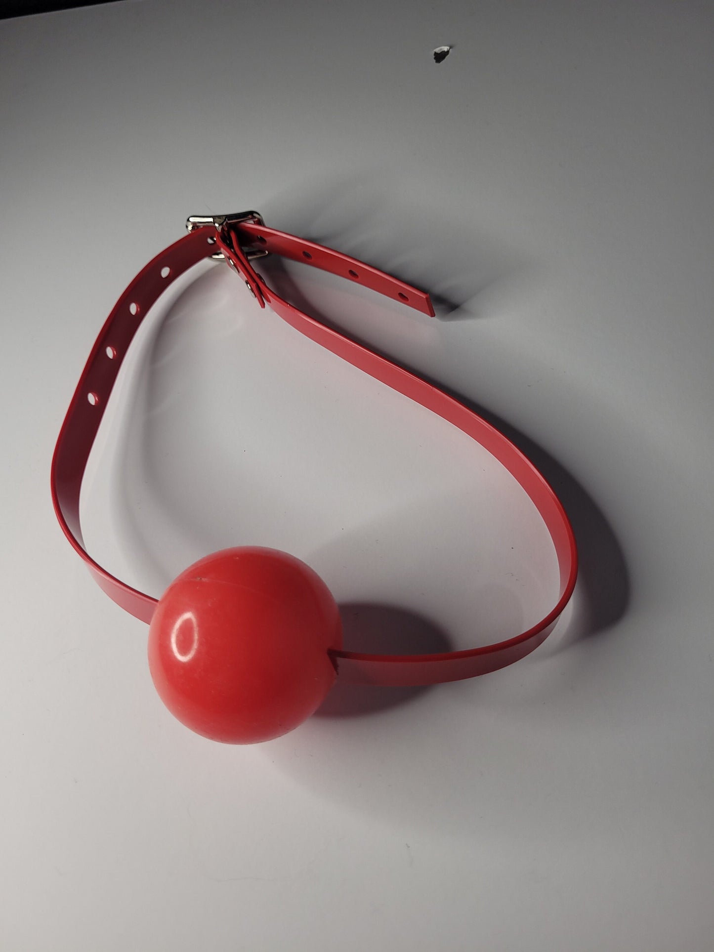 Simple Strap ballgag red PVC - Vegan