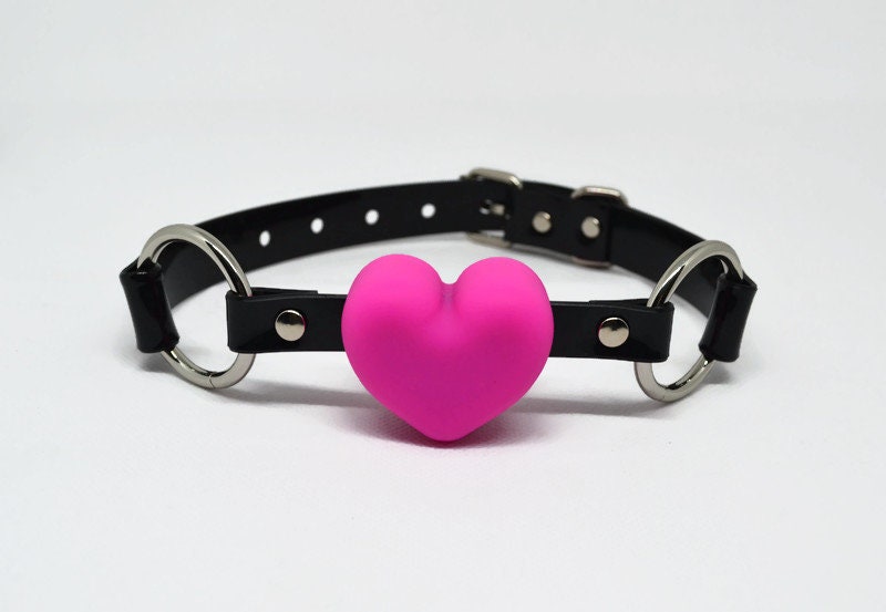 Pink heart Gag with PVC black strap -Lockable -Vegan