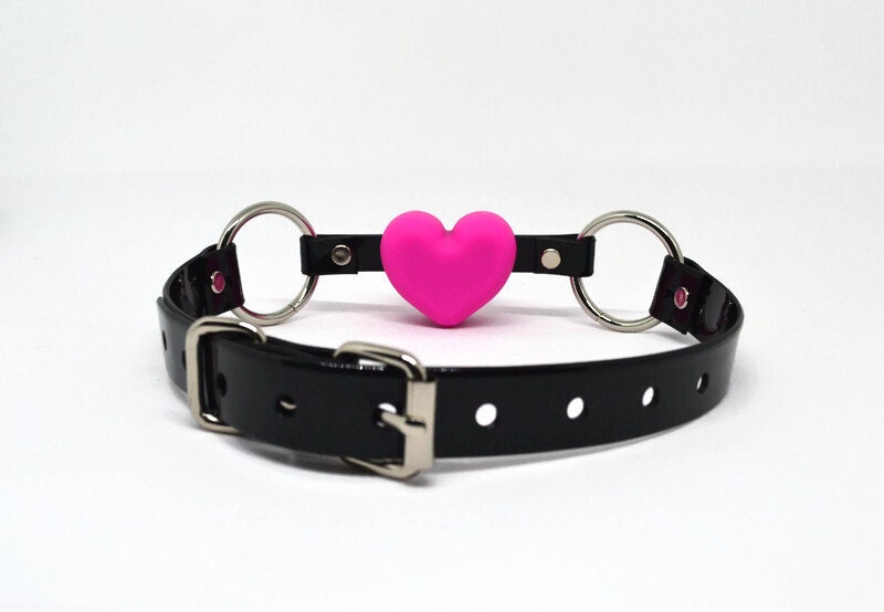 Pink heart Gag with PVC black strap -Lockable -Vegan