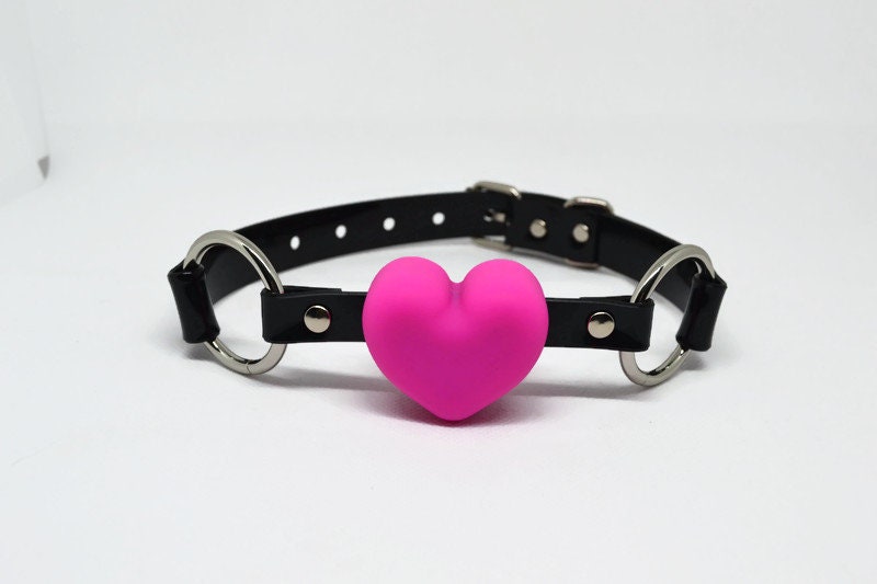 Pink heart Gag with PVC black strap -Lockable -Vegan