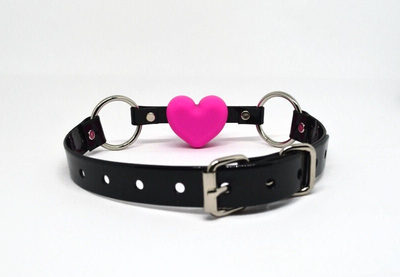 Pink heart Gag with PVC black strap -Lockable -Vegan