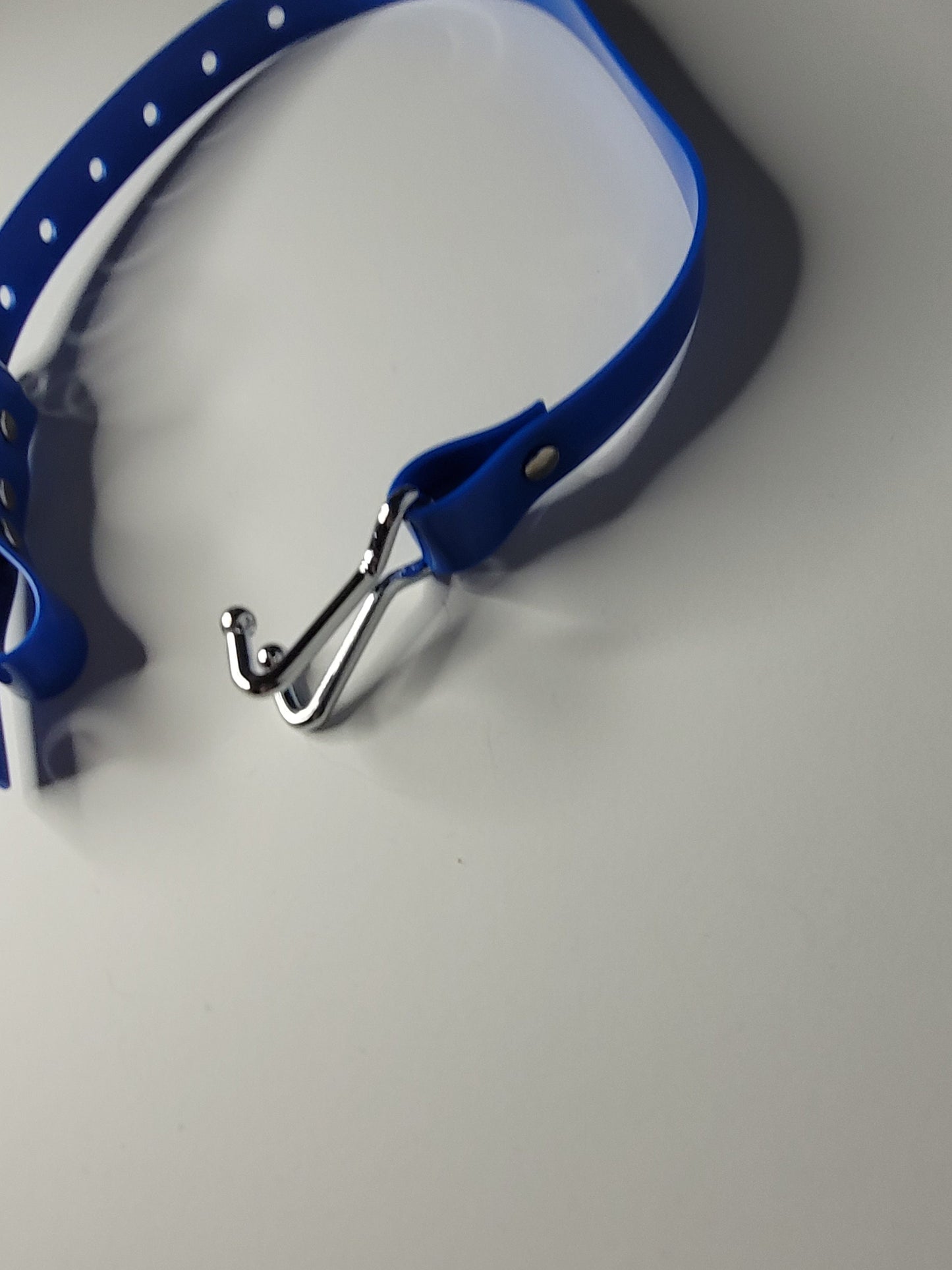 Nose hook in Blue PVC type 2