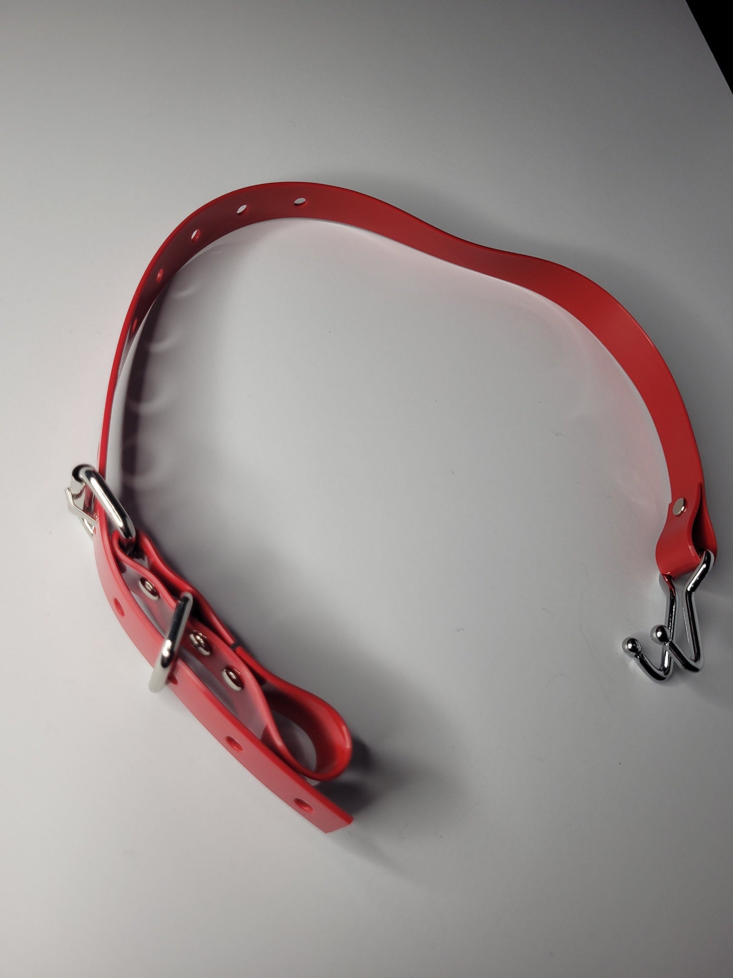 Nose hook in Red PVC type 2