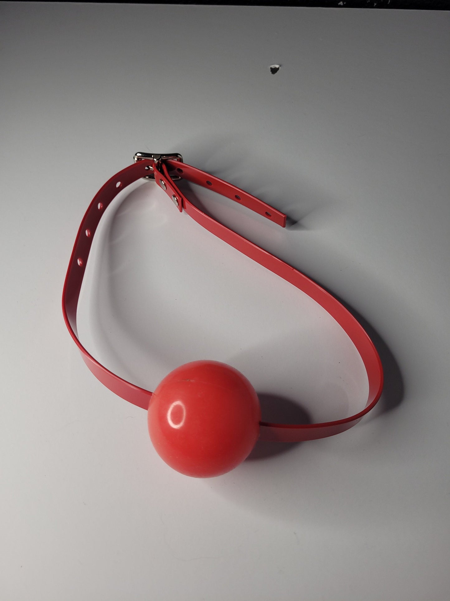 Simple Strap ballgag red PVC - Vegan
