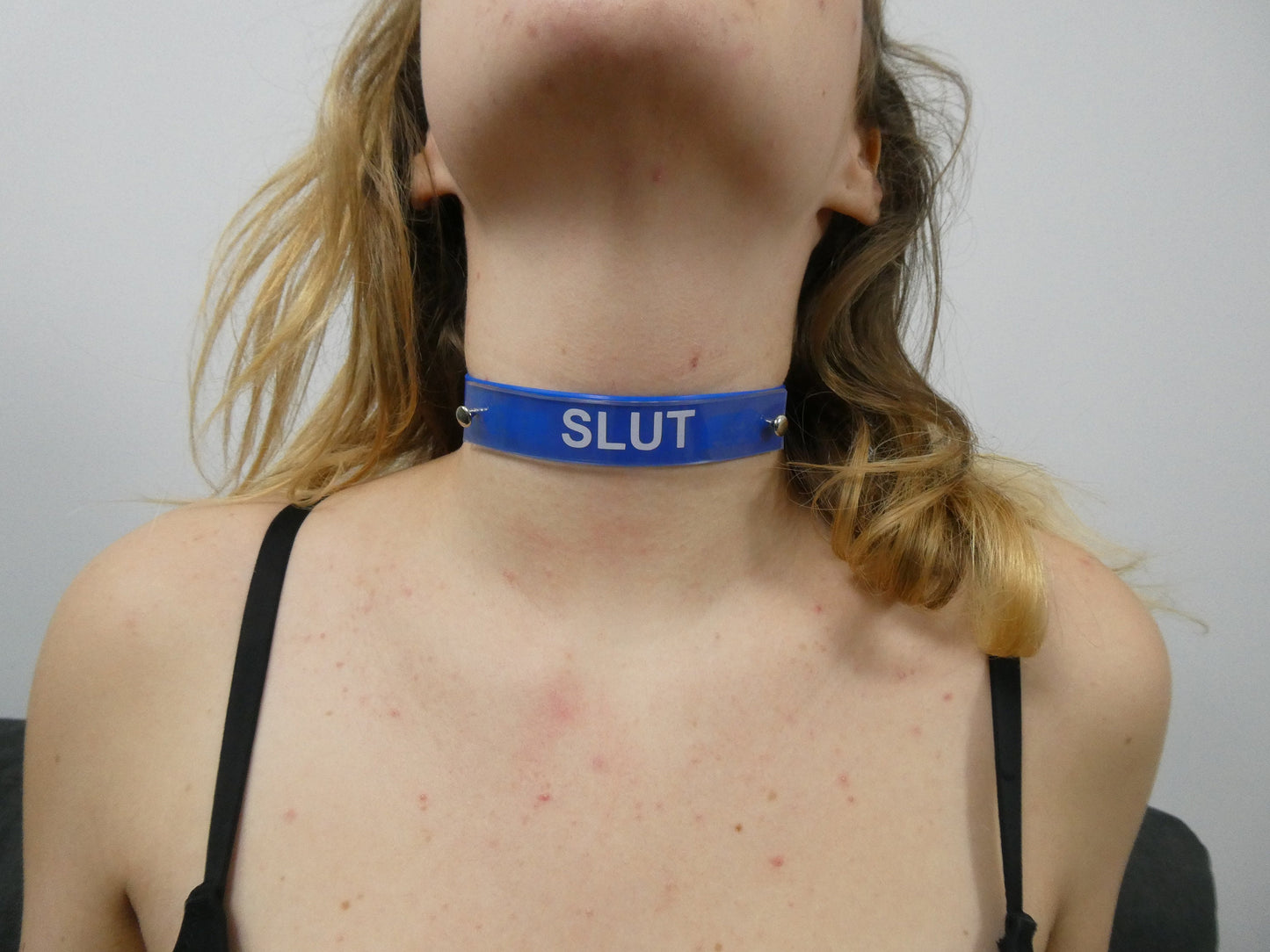 Blue thin neck collar