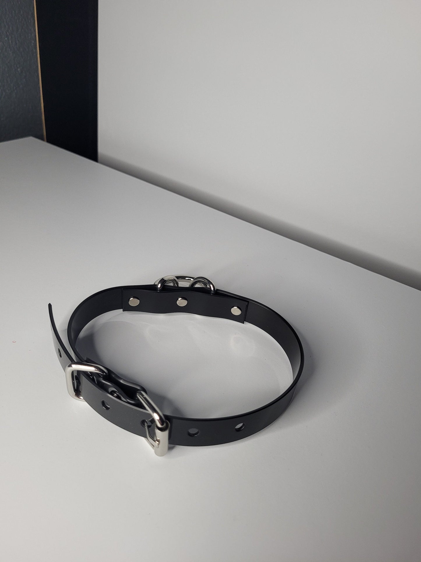 Black PVC neck collar 3 hoop