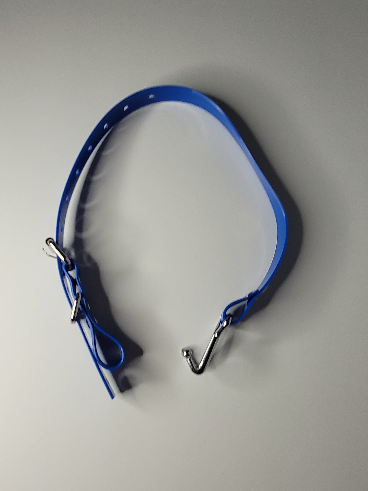 Nose hook in Blue PVC type 2